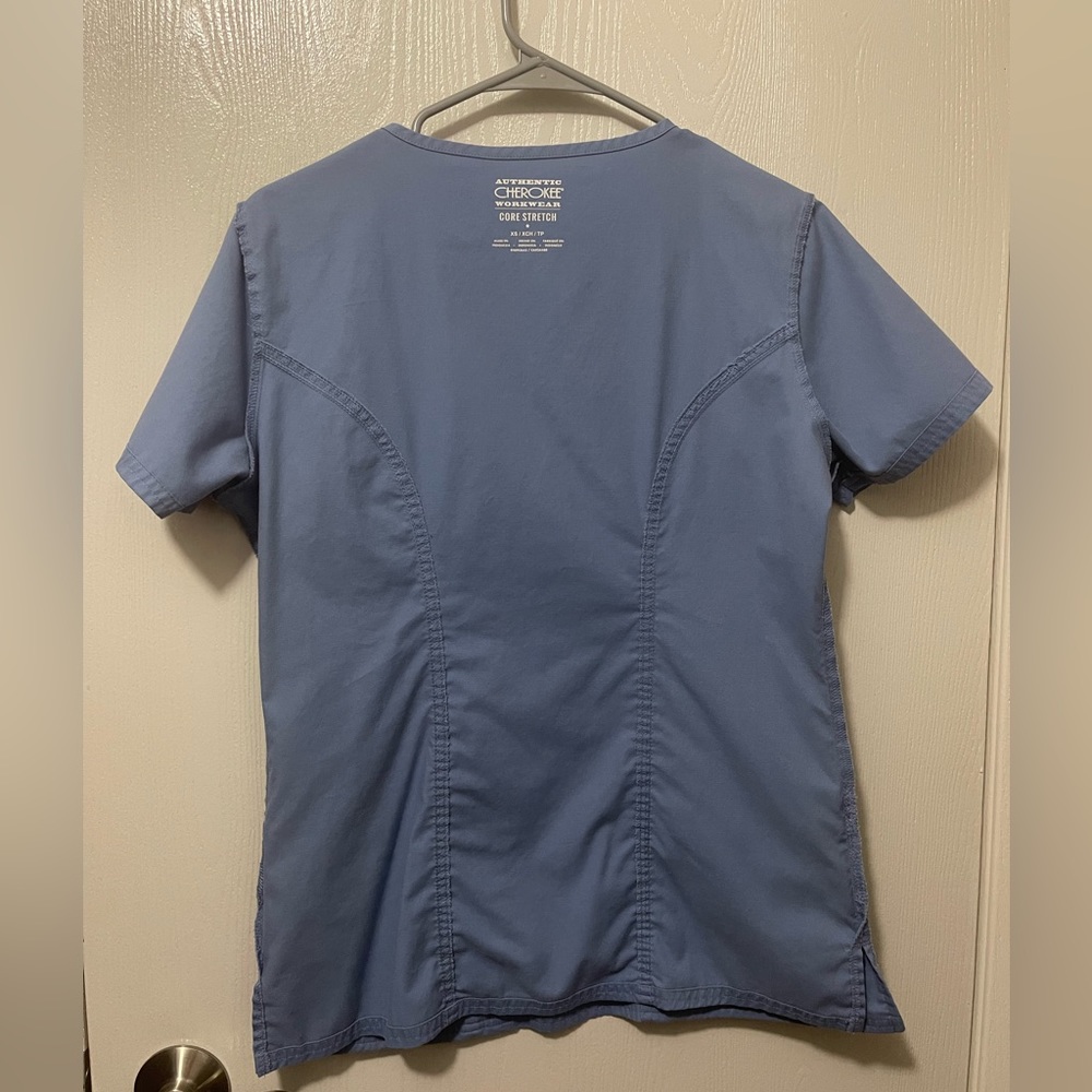 Scrub top - Picture 4 of 5